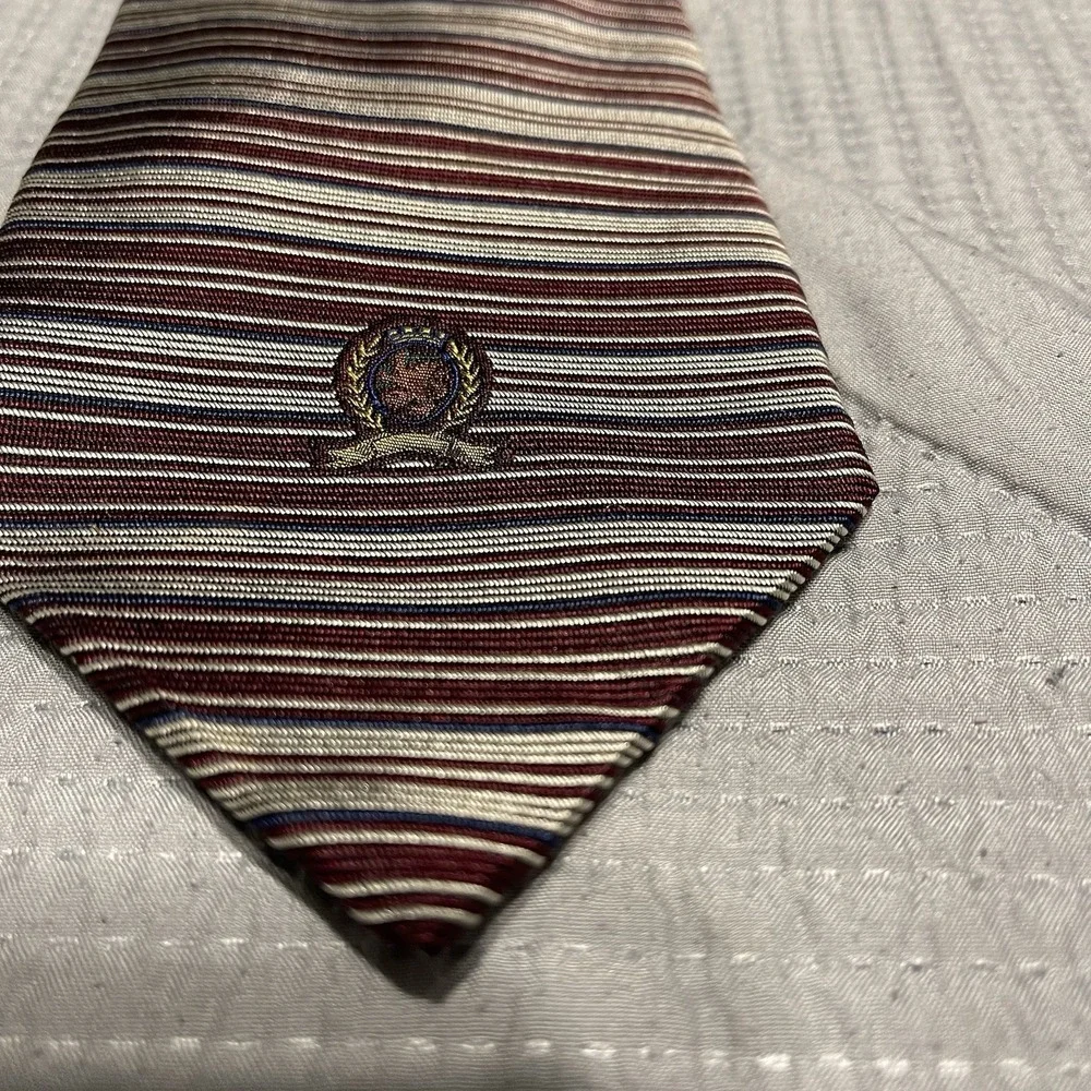 Vintage Tommy Hilfiger Men's Classic 100% Silk Tie Burgundy Gray Stripes‎ Logo
